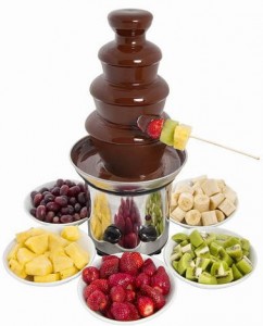 шоколадный фонтан с фруктами