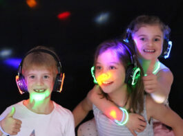 Выпускной в 4 классе: танцевально-игровая программа «ДискоСтоп» с ведущим и диджеем (60-90-120 минут) Дискостоп - дискотека с играми для детей