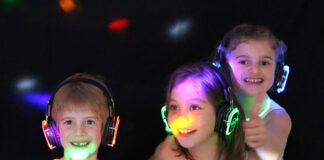 Выпускной в 4 классе: танцевально-игровая программа «ДискоСтоп» с ведущим и диджеем (60-90-120 минут) Дискостоп - дискотека с играми для детей