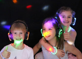 Выпускной в 4 классе: танцевально-игровая программа «ДискоСтоп» с ведущим и диджеем (60-90-120 минут) Дискостоп - дискотека с играми для детей