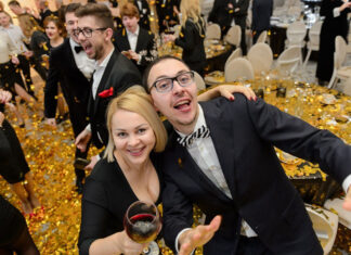 Веселая вечеринка для взрослой компании (день рождения, годовщина свадьбы): примеры популярных программ веселая программа на взрослый день рождения