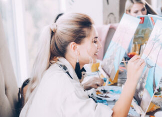 «На холсте»: веселая арт-вечеринка с яркими красками арт-вечеринка корпоратив