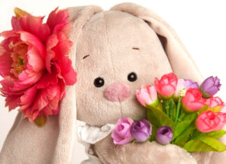 Как поздравить девочек с 8 марта: 10 маленьких сюрпризов для праздника в классе как поздравить девочек в классе