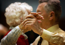 Красивый вальс со словами для Центров московского долголетия