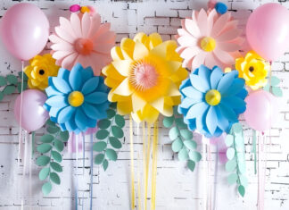 Как оформить фотозону к 8 марта из готовых элементов быстро и недорого