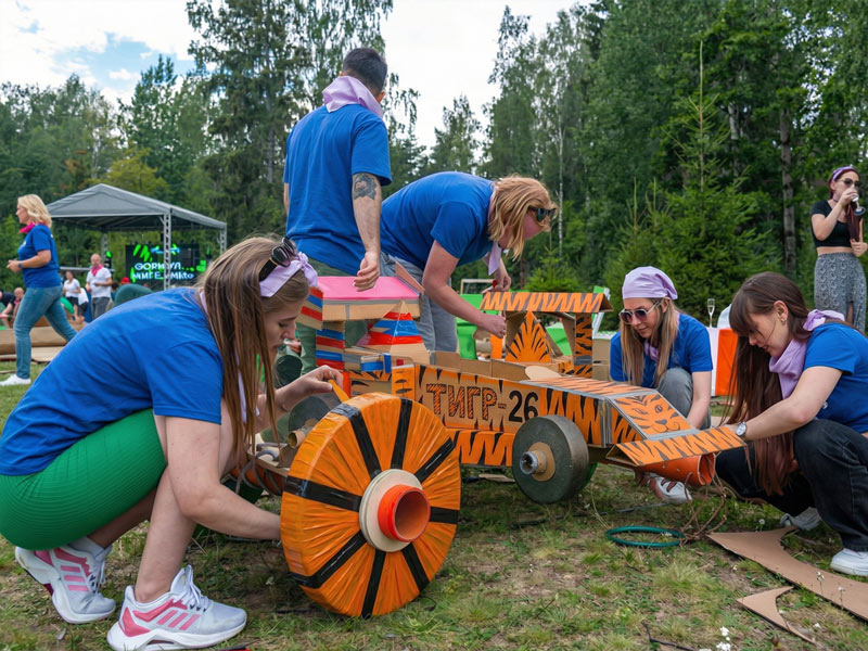 гонки на картонных авто - тимбтилдинг